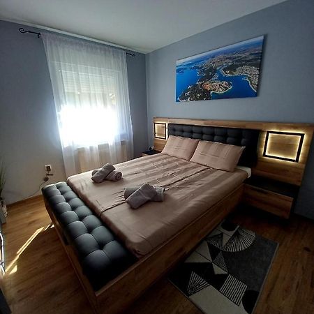Ferienwohnung Apartman Barbara Pula Exterior foto